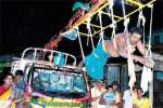 பழநி பங்குனி உத்திர விழா : காவடிகளுடன் பக்தர்கள்