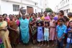 மழைச்சோறு எடுத்து பெண்கள் நூதன வழிபாடு
