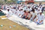மழை வேண்டி தொழுகை  நடத்திய முஸ்லிம்கள்