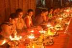 திருப்பூர் குங்கும மாரியம்மன் கோவிலில் திருவிளக்கு வழிபாடு