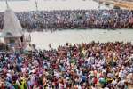 கங்கா தசரா திருவிழா:  புனித நீராடி பக்தர்கள் வழிபாடு