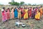 மழை வேண்டி வினோத வழிபாடு: பெண்கள் ஒப்பாரி வைத்து பூஜை