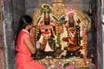 ஆஷாட ஏகாதசி விழா: கருவறையில் சுவாமி தொட்டு பக்தர்கள் தரிசனம்