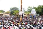 செங்குறிச்சி கோயில் விழாவில் கழுமர ஏற்றம்