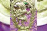 ஆற்றில் நடராஜர் சிலை
