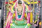ராமநாதபுரம், அம்மன் கோயில்களில் பக்தர்கள் தரிசனம்