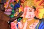 சதுர்த்தி விழாவிற்கு தயாராகும் பிரமாண்ட விநாயகர் சிலைகள்