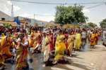 புடவை காரியம்மன் கோவிலில் கும்பாபிஷேகத்தை ஒட்டி தீர்த்தக்குட ஊர்வலம்