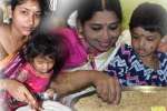 விஜயதசமி விழா கோலாகலம்: குழந்தைகளுக்கு வித்யாரம்பம்