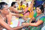 பழநி கோயிலில் கந்தசஷ்டி விழா துவக்கம் : காப்புக்கட்டிய பக்தர்கள்