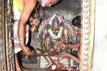 கோட்டை மாரியம்மன் கோவில் கருவறை இடித்து அகற்றம்