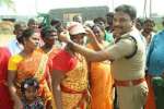 பழநி பாத யாத்திரை பக்தர்களுக்கு ஸ்டிக்கர்
