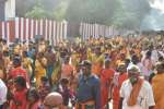 பழநி தைப்பூசவிழா: பக்தர்கள் குவிந்தனர்