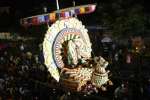 வள்ளியை சிறை எடுத்த வேலன்: ராயபுரத்தில் வேடர்பறி உற்சவம் கோலாகலம்