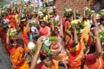 தர்மபுரியில் மயான திருவிழா: பக்தர்கள் பால்குட ஊர்வலம்