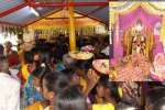 மாரியம்மன் கோவிலில் பூச்சாட்டுதல் விழா கோலாகலம்