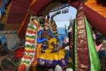 திருநீர்மலையில் நாச்சியார் கோலத்தில் நீர்வண்ண பெருமாள் உலா