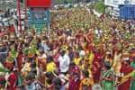 பெரிய மாரியம்மனுக்கு கோவிலில் பாலாபிஷேகம்