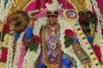 ஈரோடு ஆடிப்பூரம் விழாவில் அம்மனுக்கு வளைகாப்பு