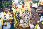 மூலஸ்தம்மன் கோவிலில் துணை முதல்வர் தரிசனம்
