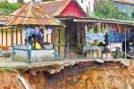 மண்சரிவால் வழிபாட்டு தலங்கள் சேதம்