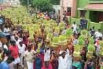 மழை வேண்டி ராஜமாகாளியம்மன் கோயில் முளைப்பாரி ஊர்வலம்