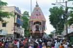 சுவாமிமலை முருகன் கோவிலில் திருக்கார்த்திகை தேரோட்டம்