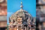 தஞ்சை பெரிய கோவிலில் சாய்ந்த கலசம்: அதிர்ச்சி