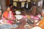 திருவண்ணாமலையில் தயாராகிறது தீப மை பிரசாத பாக்கெட்