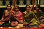 மார்கழி இசைவிழா - ஆலாபனைகளில் அசத்திய சகோதரிகள்