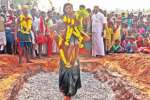 மணக்காட்டூரில் பூக்குழி இறங்கும் விழா