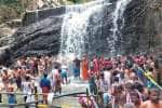 தை அமாவாசை தர்ப்பணம் செய்ய சுருளி அருவியில் குவிந்த மக்கள்
