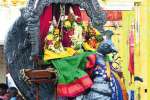 ராமேஸ்வரத்தில் கறுப்பாக மாறிய வெள்ளி மயில்
