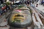 தற்காலிக சாலையை கடப்பதில் கோதண்டராமருக்கு சிக்கல்