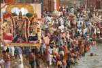 மாசி மகம் கோலாகலம்: கும்பகோணத்தில் குவிந்த பக்தர்கள்