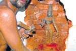 மறைக்கப்பட்ட அம்மன் சிலை: 104 ஆண்டுக்கு பின் சுவரை உடைத்து மீட்பு