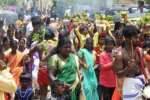 பந்தலூர் மாரியம்மன் கோவில் திருவிழா தீச்சட்டி ஊர்வலம்