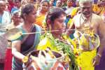 அக்னி சட்டி எடுத்து ஊர்வலம்