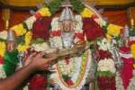 திருத்தணியில் ஆடிக்கிருத்திகை: குவியும் பக்தர்கள்