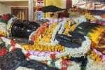 ஆரஞ்சு நிற பட்டாடையில் அத்திவரதர்