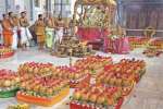 காமாட்சியம்மன் கோவிலில் 1,008 கலச அபிஷேகம்