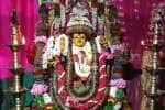 வளையல் அலங்காரத்தில் அங்காளபரமேஸ்வரி அம்மன்