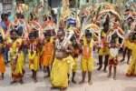 கடலுார் மகா மாரியம்மன் கோவிலில்  காவடி ஊர்வலம்