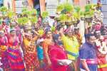 ராமநாதபுரம் முத்துமாரியம்மன் கோயில் முளைப்பாரி விழா