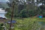 வால்பாறை கோவிலை சூழ்ந்த மழை வெள்ளம்
