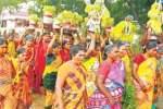 அருப்புக்கோட்டை காளியம்மன் கோயிலில் முளைப்பாரி நேர்த்திக்கடன்