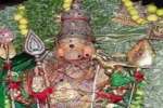 திருச்செந்தூரில் பச்சை சாத்தி வீதி உலா