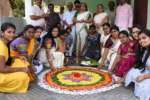 பொள்ளாச்சி அத்தப்பூ கோலமிட்டு ஓணம் கொண்டாட்டம்