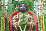 ஆஞ்சநேயருக்கு ஒரு லட்சத்து எட்டு வெற்றிலை அலங்காரம்