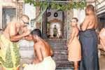 அய்யப்ப பக்தர்கள் மாலை அணிவிப்பு